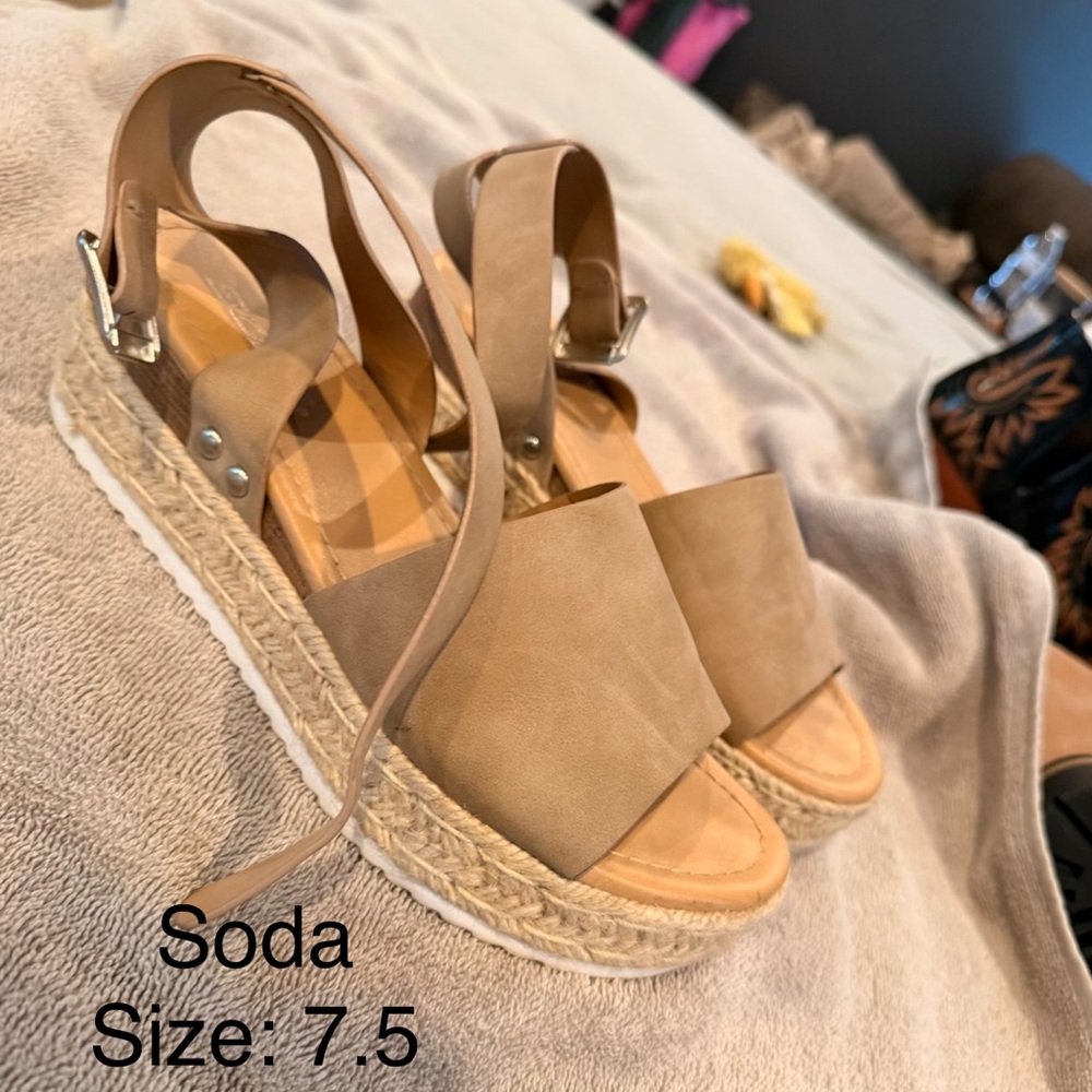 Soda Women's Tan Espadrille Sandals